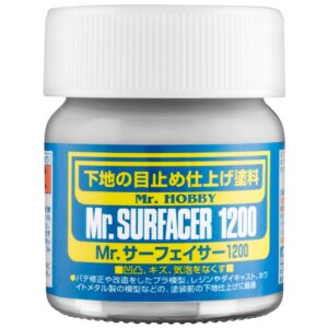 Mr. Surfacer 1200: Essential modeling primer for a smooth, polished finish.