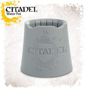 Citadel Water Pot: Essential tool for miniature painting, featuring grooves for brush cleaning and organization.